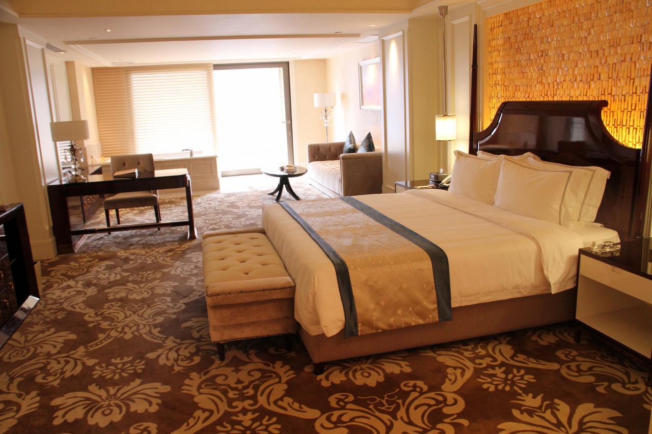Lake Piedmont International Hotel Guangzhou Exterior photo