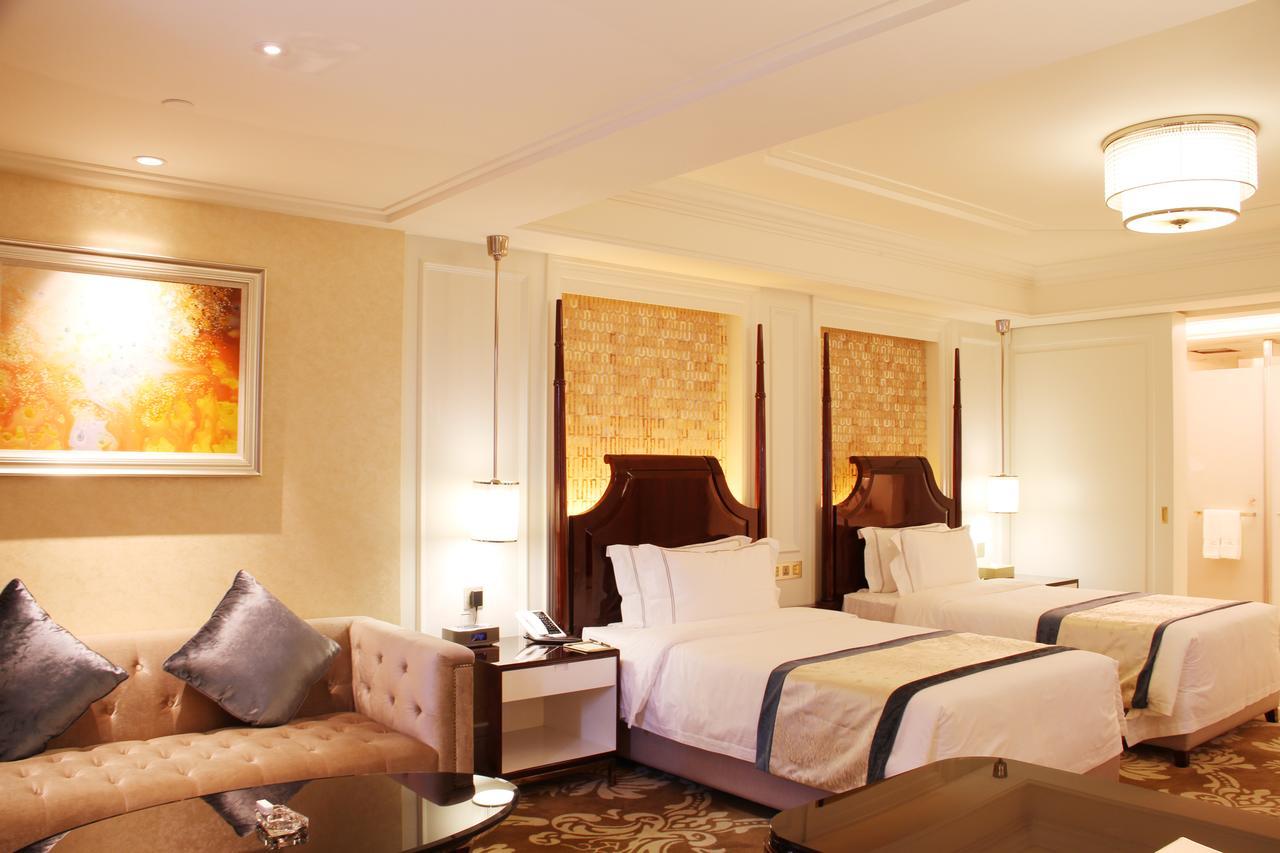 Lake Piedmont International Hotel Guangzhou Exterior photo