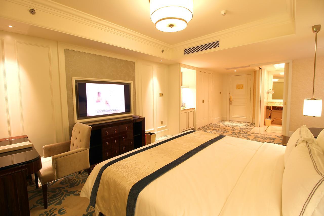 Lake Piedmont International Hotel Guangzhou Exterior photo